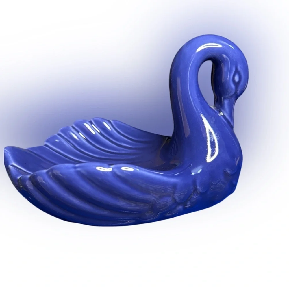 Classic Swan Soap Dish